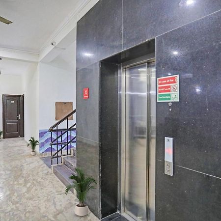 Hotel Townhouse The Premier View Near Iskcon Temple Noida Exterior foto
