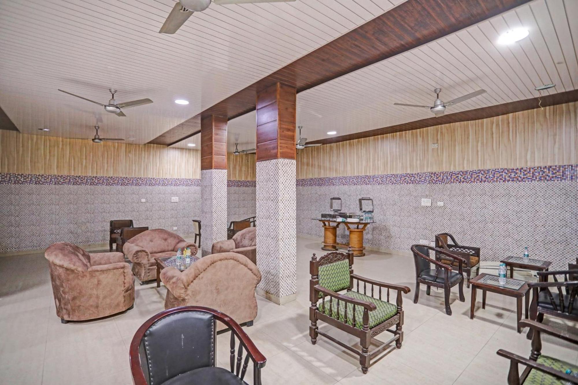 Hotel Townhouse The Premier View Near Iskcon Temple Noida Exterior foto